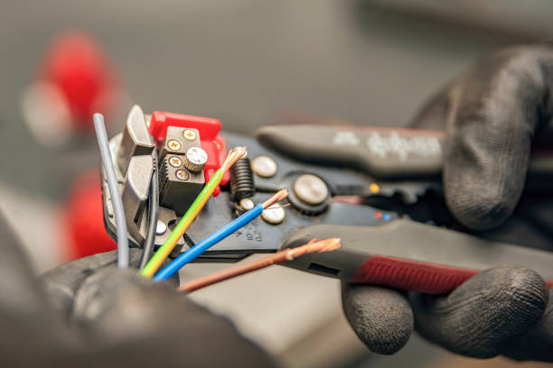 Best Electrical Contractors for Businesses  in Holloman Af, NM